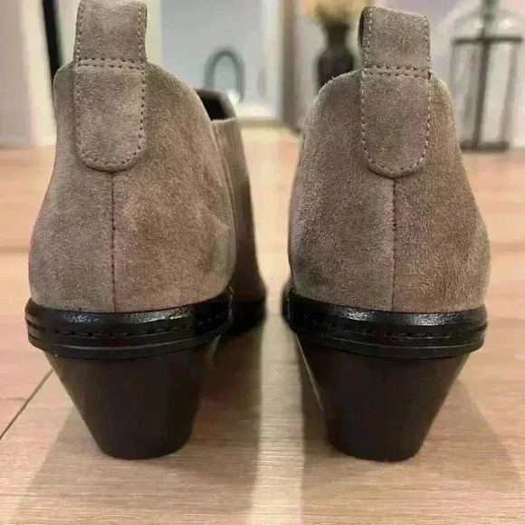 Via Spiga Women's Farly Water Resistant Booties Clay Suede Size 8.5 NWOB - Picture 6 of 8